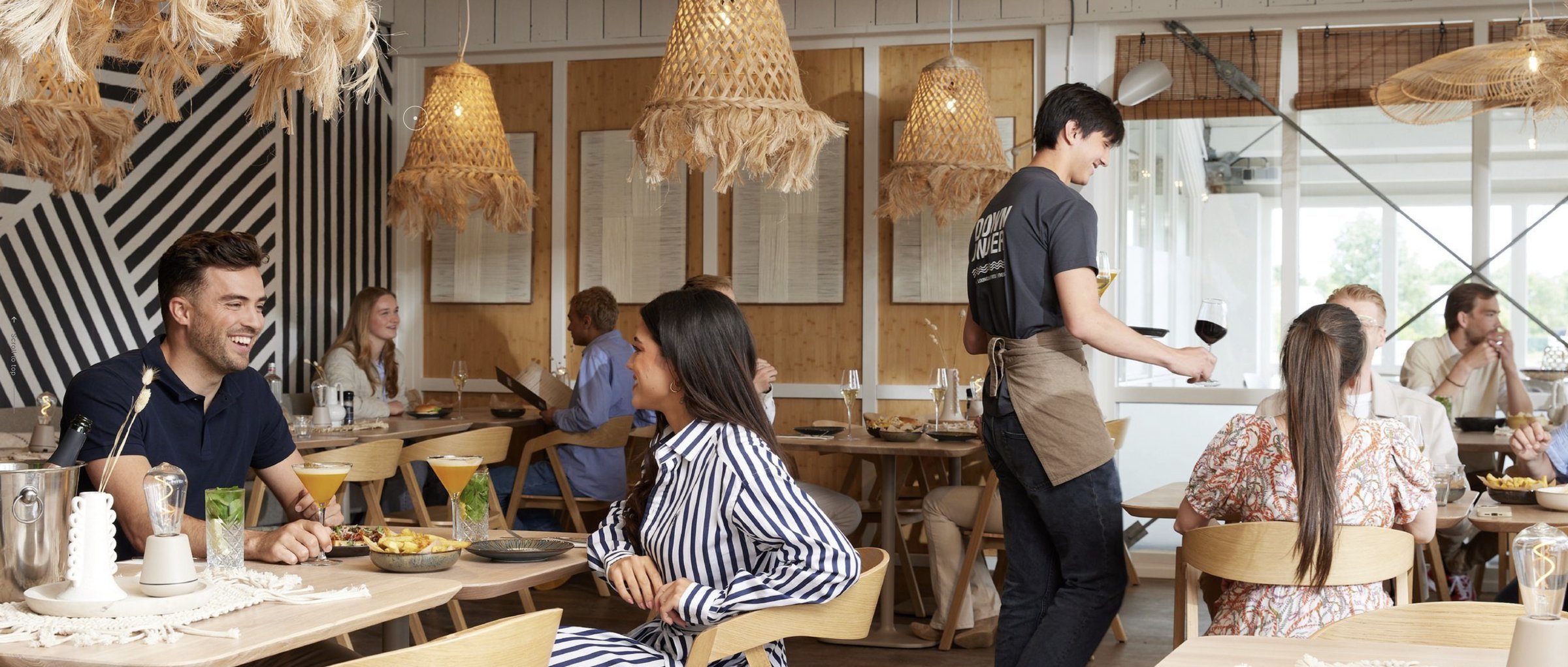 Gasten en bediening in een van de Brothers Horeca Groep-locaties